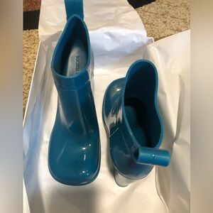 $890 Bottega Veneta Women's Blue Rubber Block-Heel Ankle Boots 41